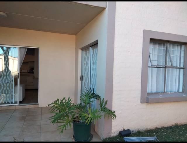 3 BEDROOM FLAT FOR SALE IN SUNDOWNER